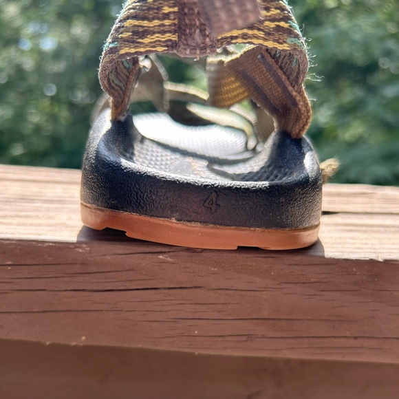 green chacos - Picture 2 of 4